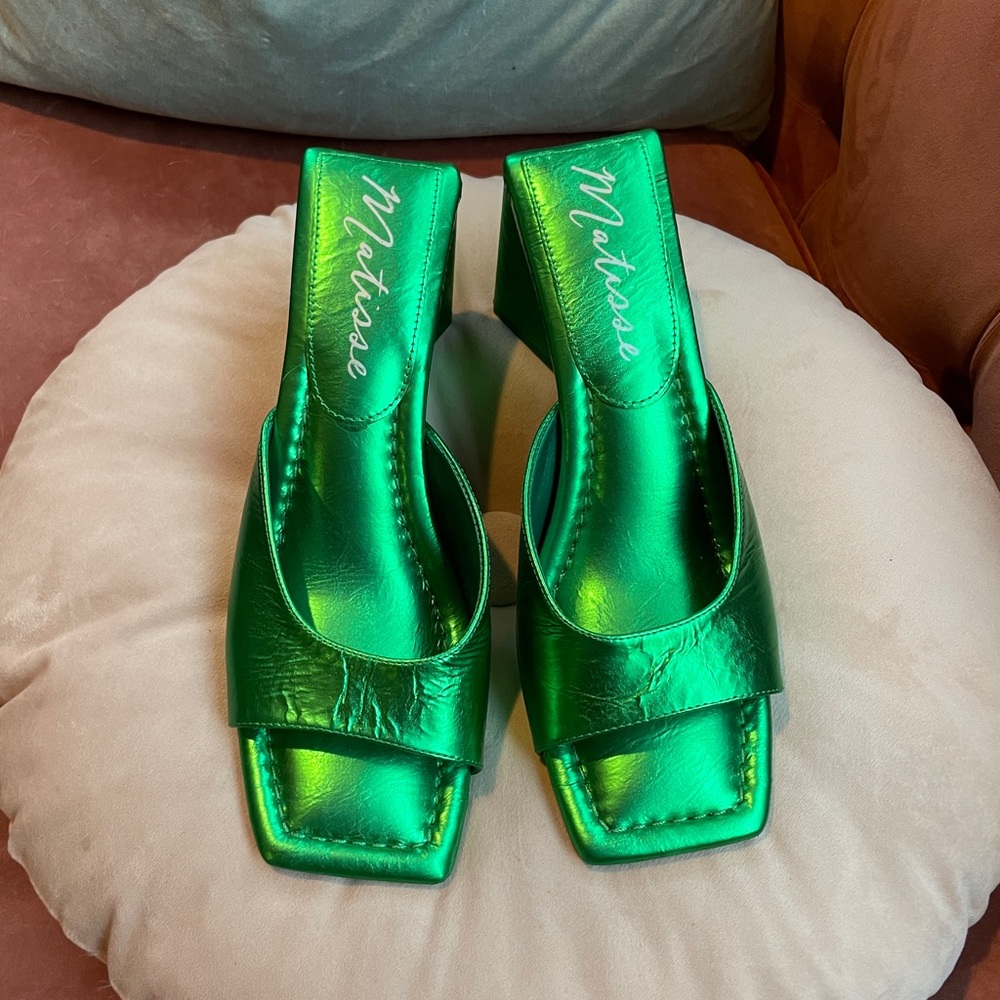 Matisse Metallic Green Peep-toe Heels size 8